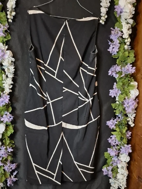 Evan Picone Black Midi Dress with White Geometric Print - Picture 5 of 6